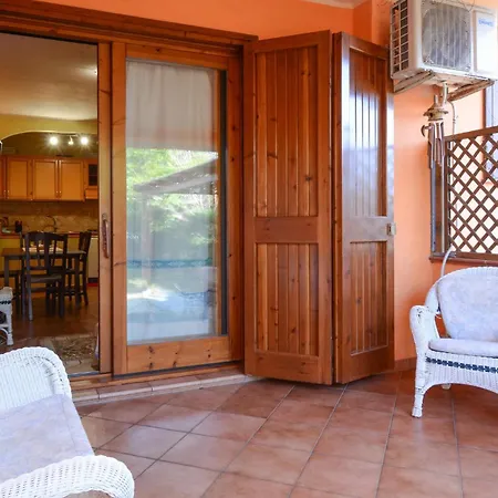 2 Bedroom Beautiful In Apartament Marina di Sorso